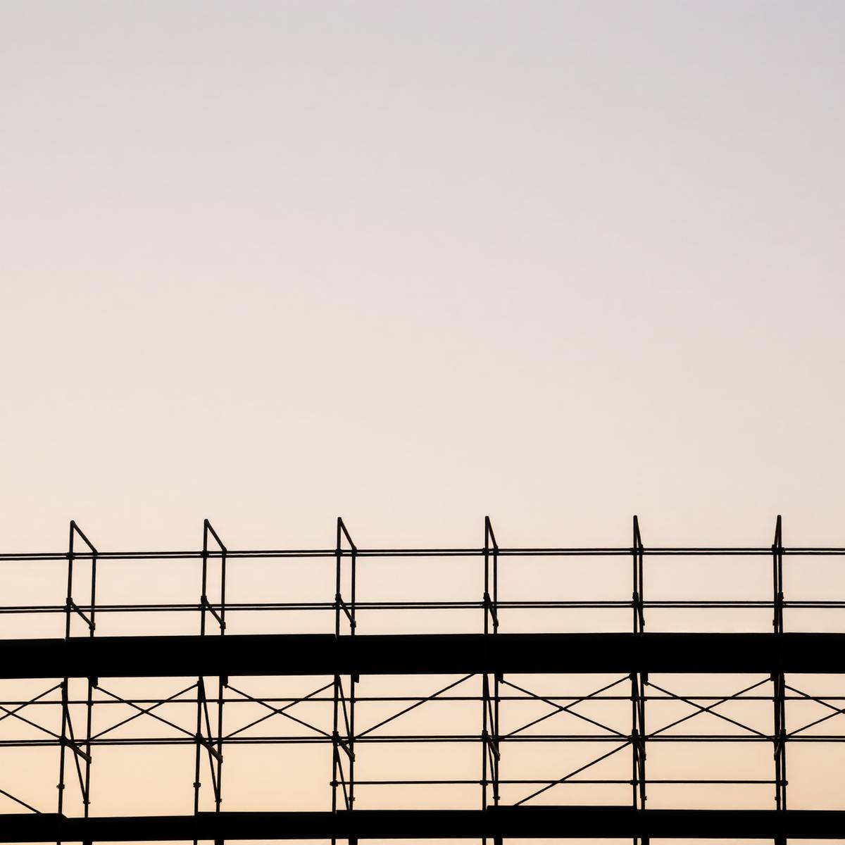 Fig. 04 — Frame against the morning sky